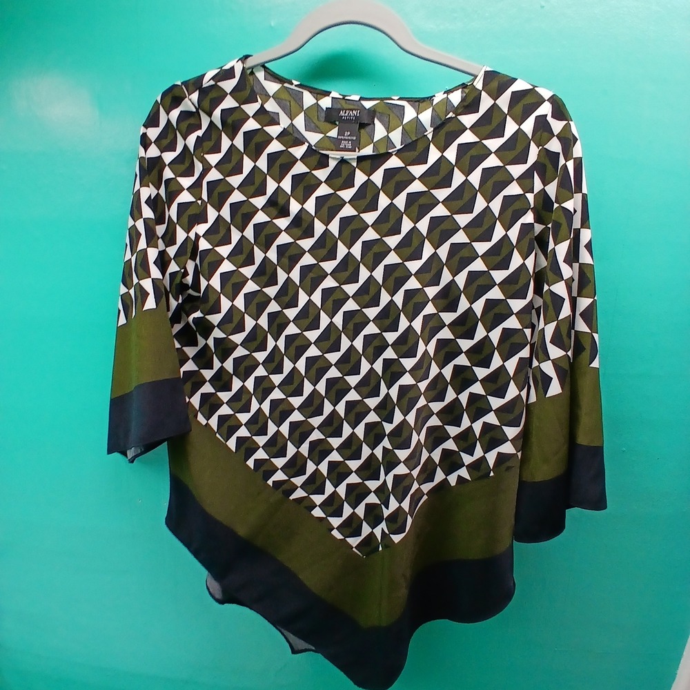 Alfani Blouse 2P Green Navy‎ Geometric Chevron 3/4 Sleeve Handkerchief Hem Top